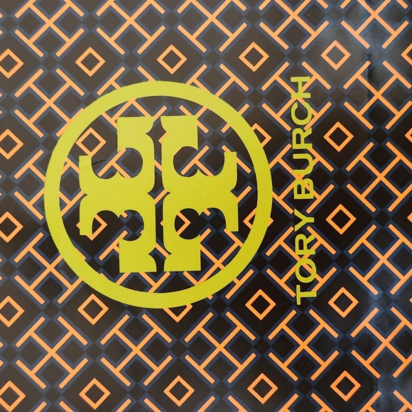 Tory Burch bundle of 2 gift bags and 1 piece tissue paper - Picture 2 of 11